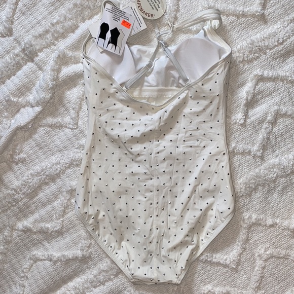 BNWT White Coco Reef One Piece - size 8 - Picture 4 of 6